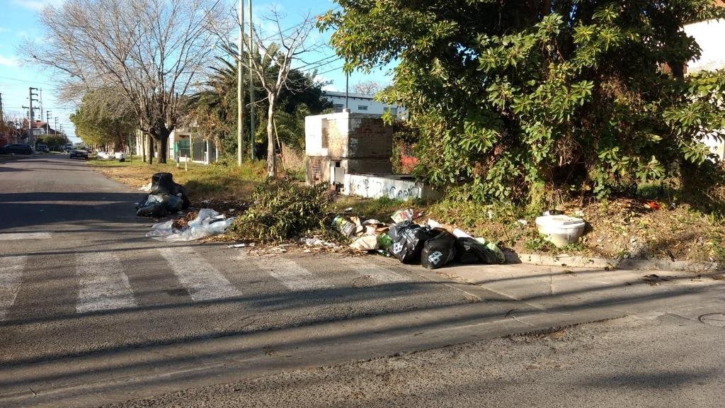 Reclamo por un montículo de basura en 12 y 509