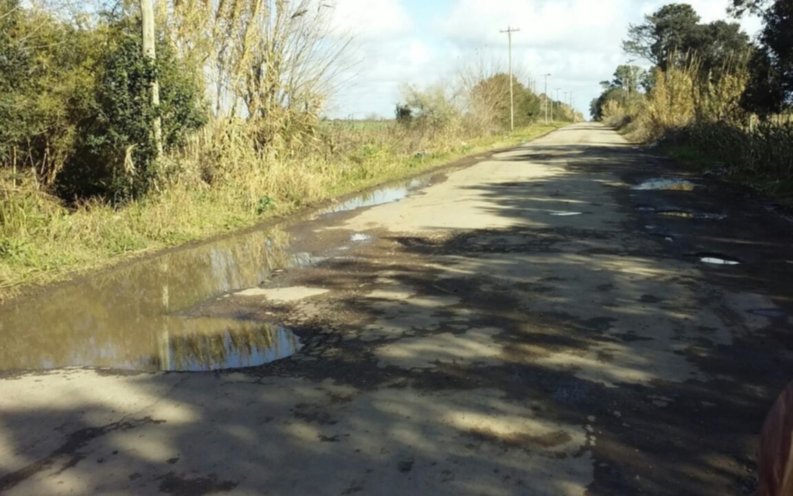 Quejas por el estado de las calles de City Bell y Aeropuerto