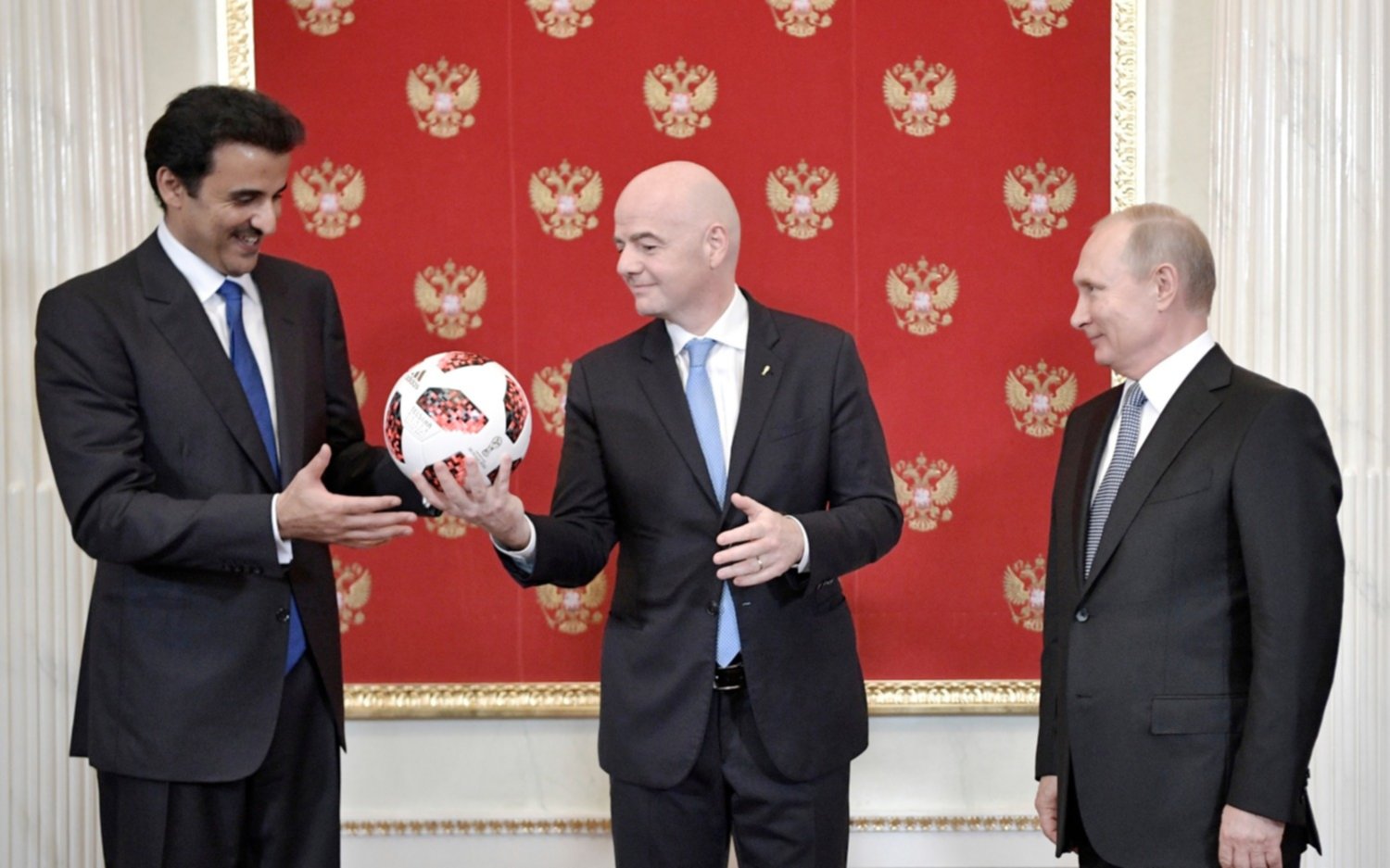 ¡Chau, Rusia! Putin ya le pasó la  pelota al emir de Qatar