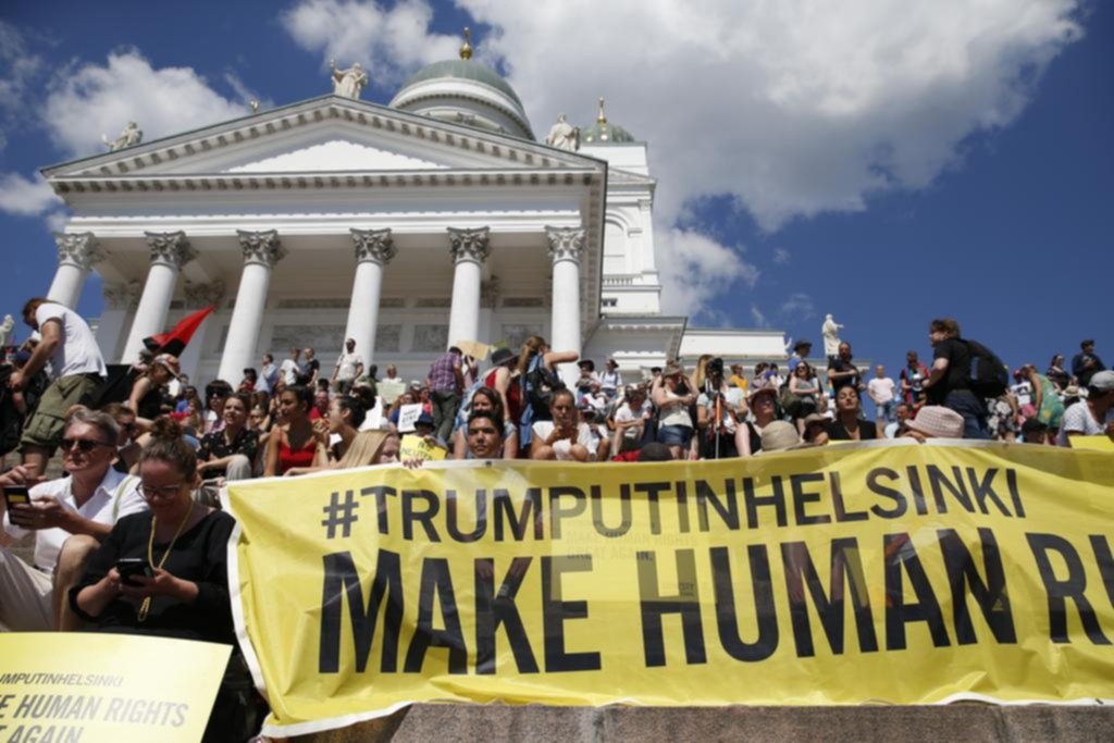Trump y Putin se encuentran cara a cara en la capital de Finlandia