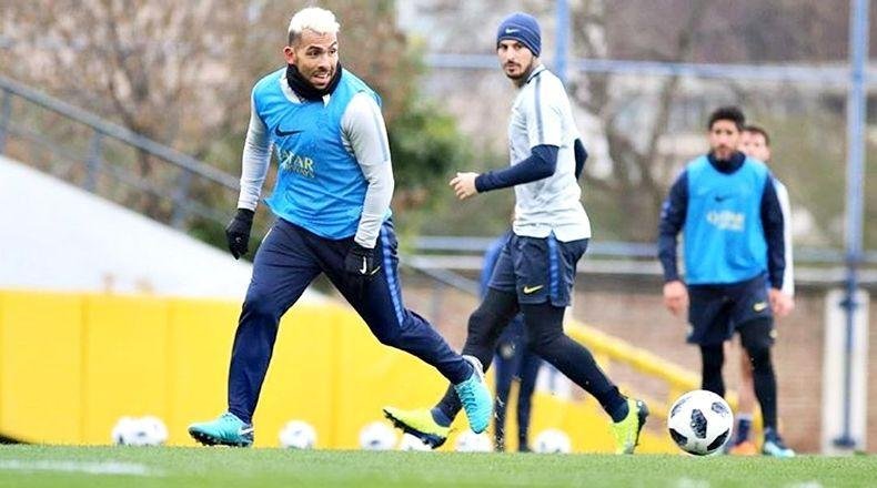 Boca está detrás de un arquero, con Gago lesionado y Tevez hablando del Mundial y Messi
