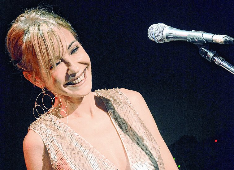 Inés Estévez en el Teatro de Cámara de City Bell
