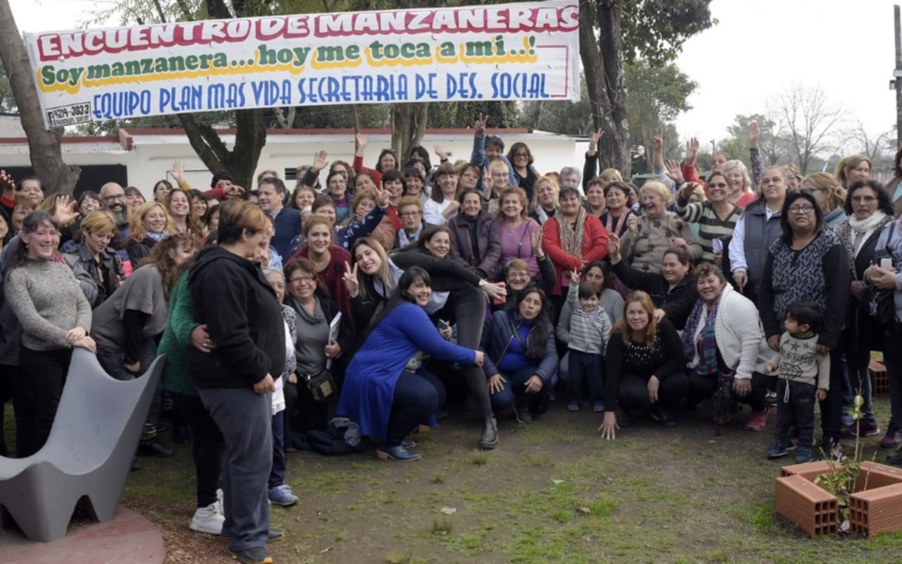 Cascallares participó del encuentro con trabajadoras sociales de Brown