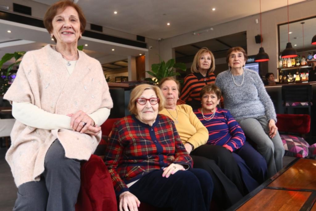 “Las chicas de la ENET”, una amistad de titanio que celebró 70 años de unión incondicional