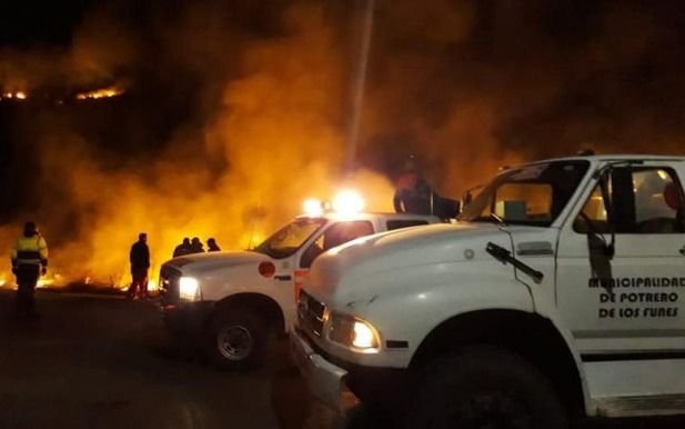 San Luis en alerta: combaten varios focos de incendio