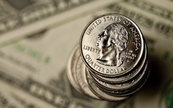 El dólar cerró con una baja de 13 centavos