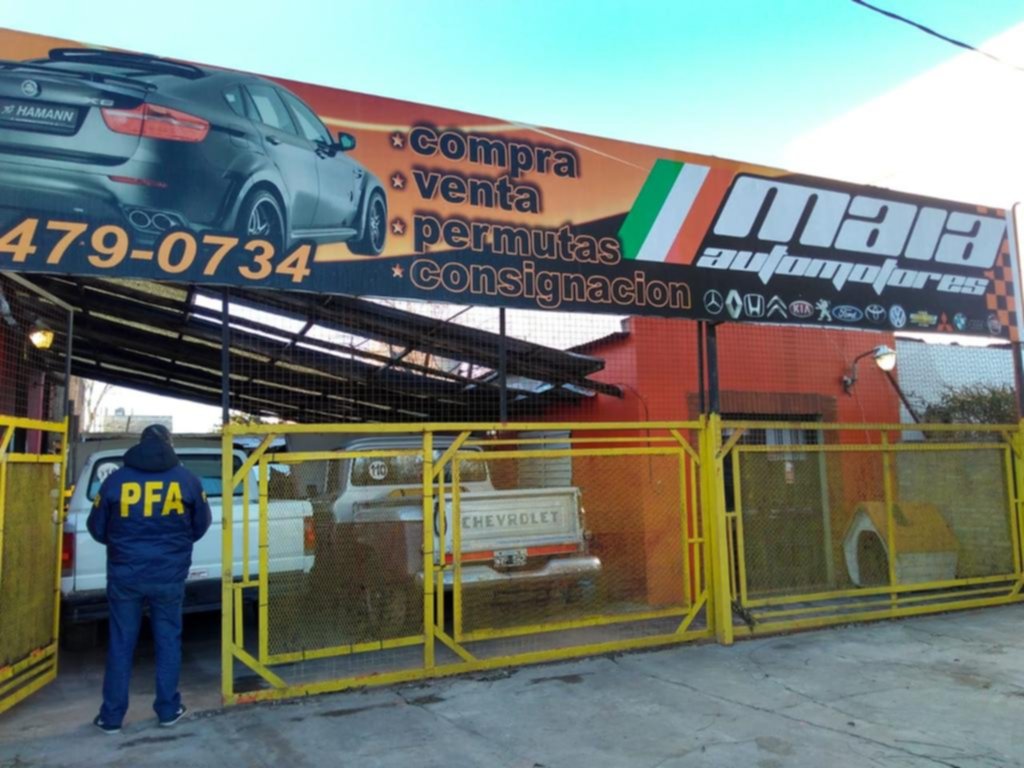 Indagaron a cinco de los 11 acusados de integrar la banda de policías y ladrones