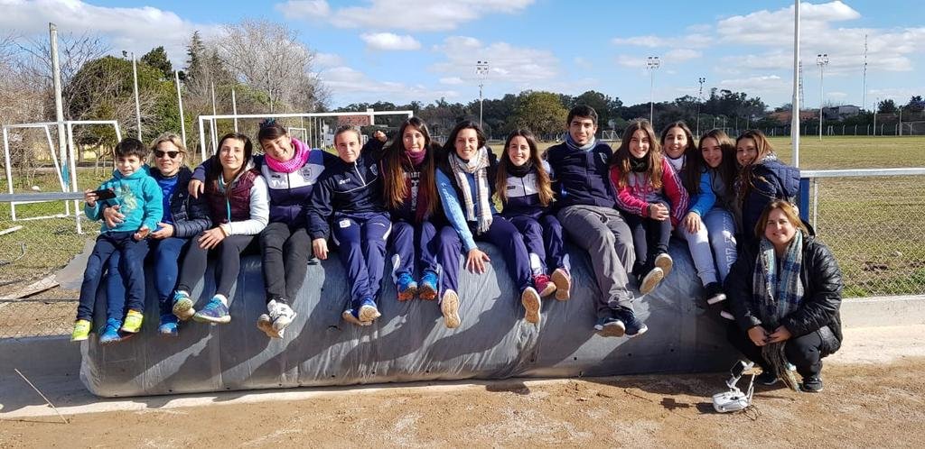 Abran cancha para las Lobizonas del hockey de Gimnasia