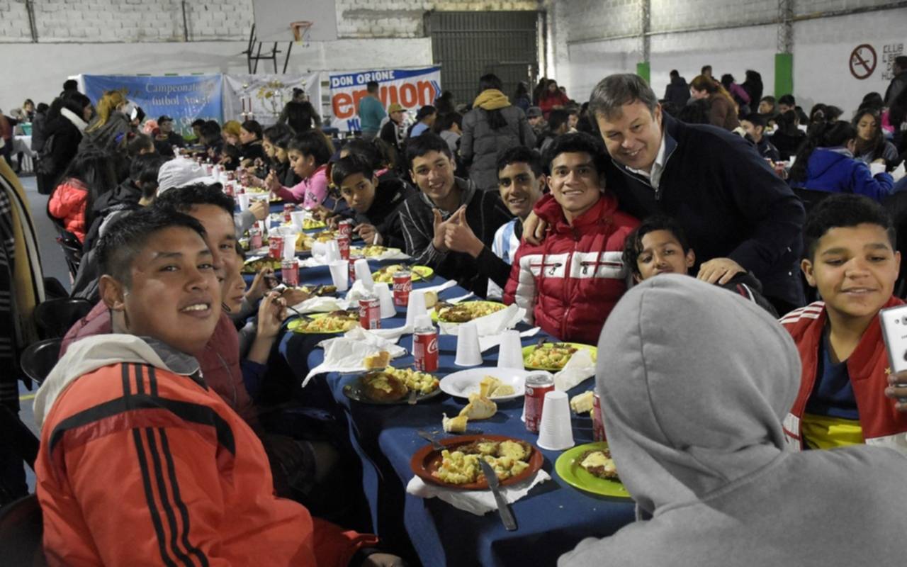 Cascallares visitó a a 300 jóvenes del programa "Envión"