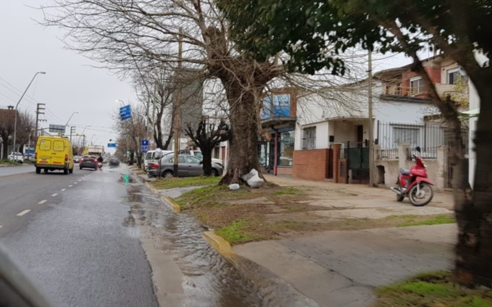  Preocupación en 38 y 122 por una caudalosa pérdida de agua