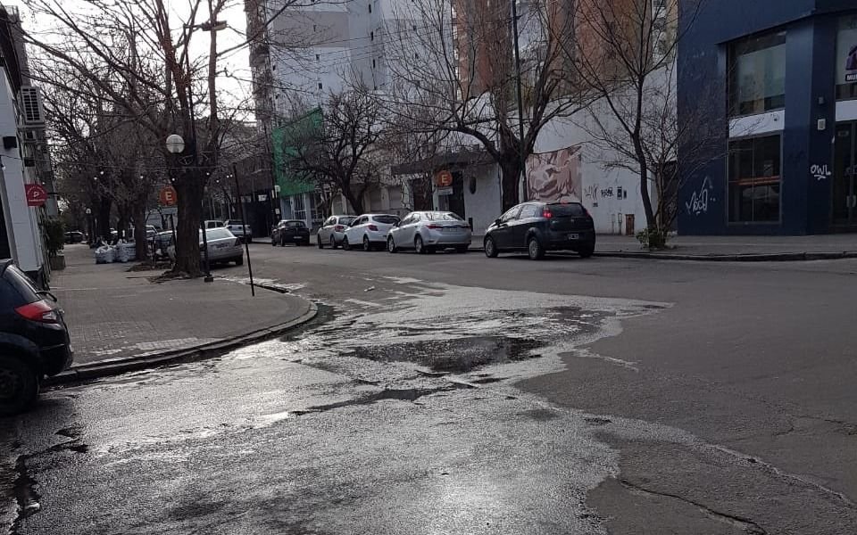Reclaman por un desborde cloacal en 15 y 47 