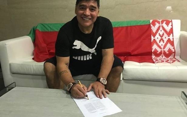 Maradona hace planes: "Tengo un poco de plata para compras importantes"