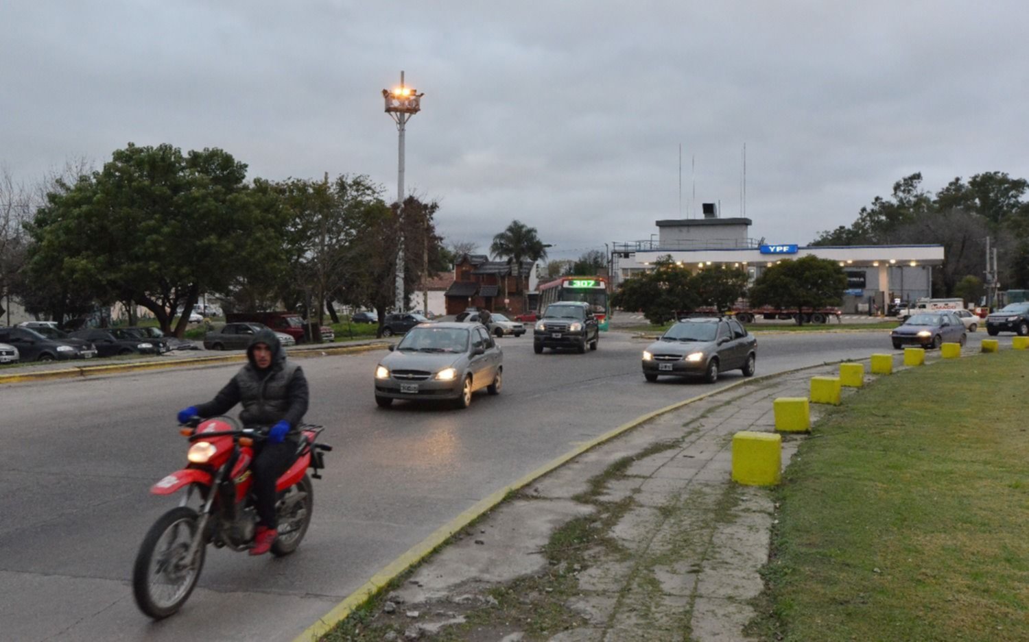 Vecinos se quejan por cortes de luz "intermitentes" en Barrio Hipódromo