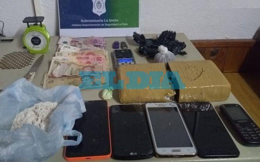 Detuvieron a 4 personas en La Palmera acusados de vender droga