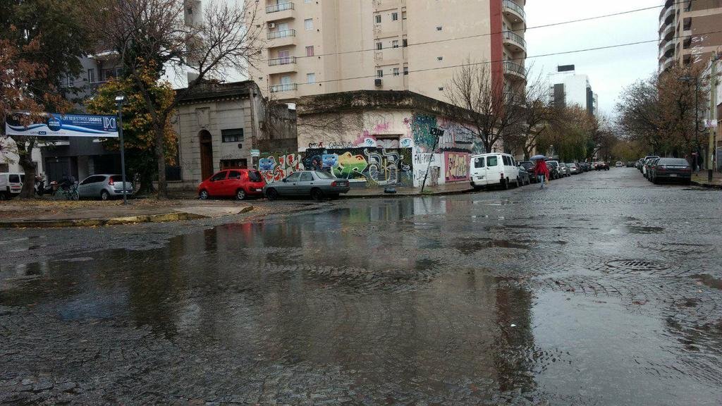 Imposible para peatones cuando llueve, en 13 y 59