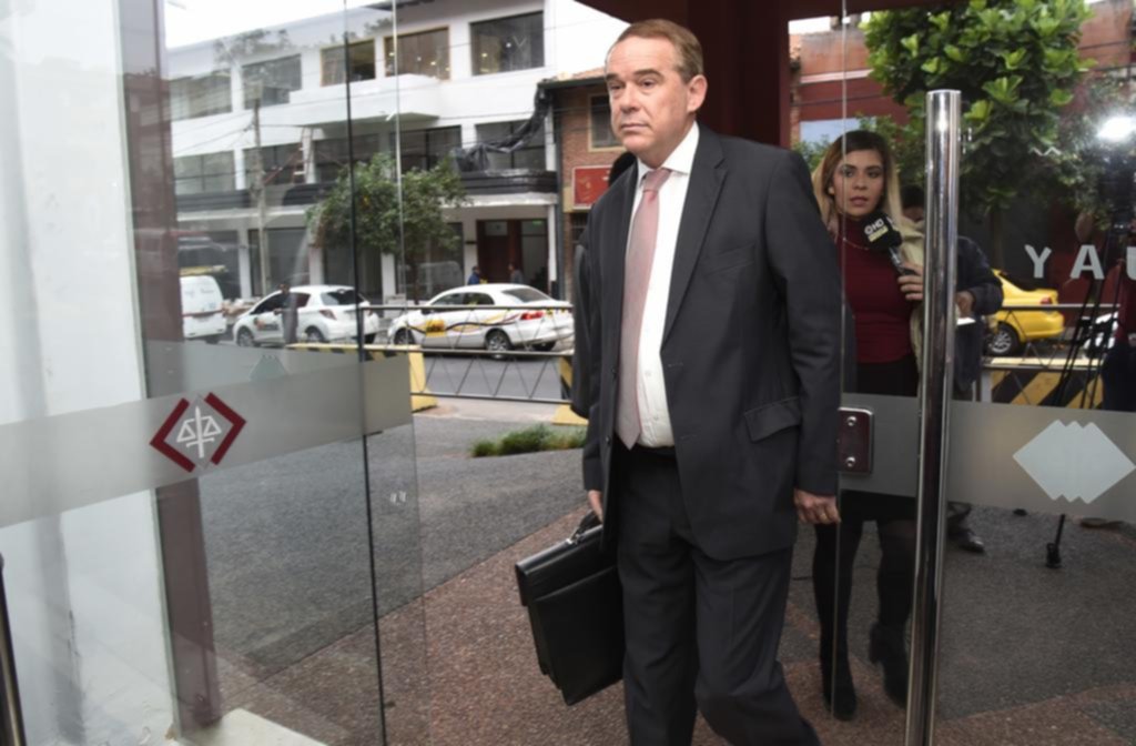 Ministro de Paraguay murió en un accidente aéreo