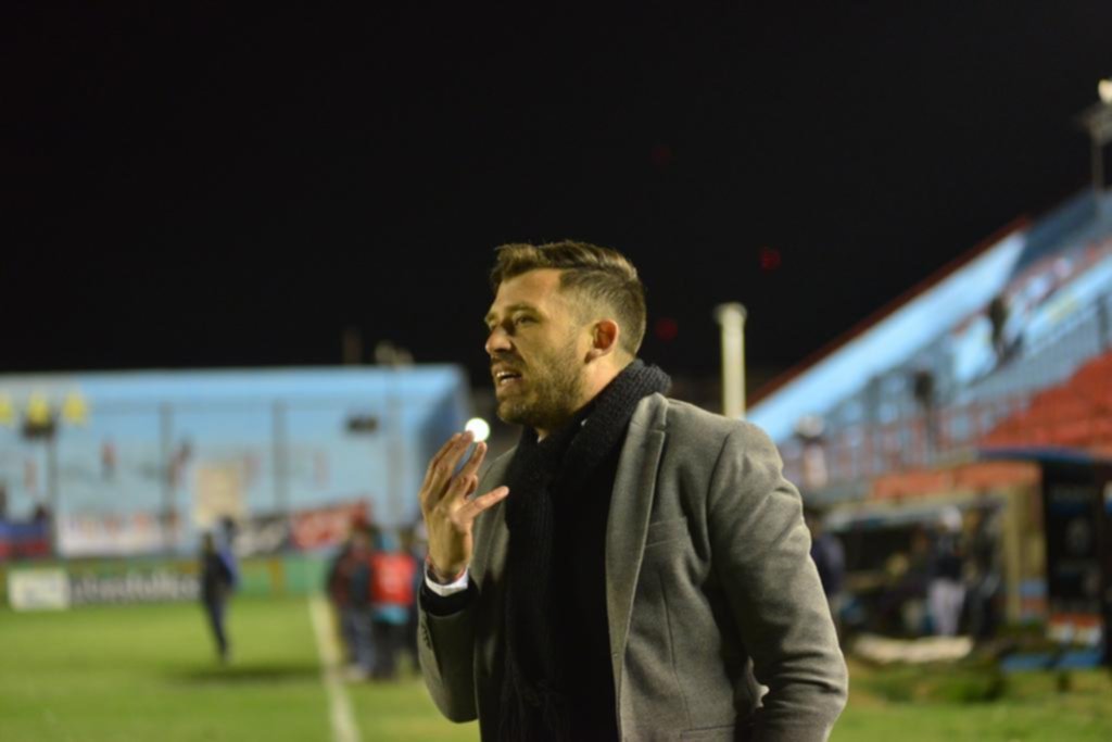 Pisó fuerte en un campo traicionero