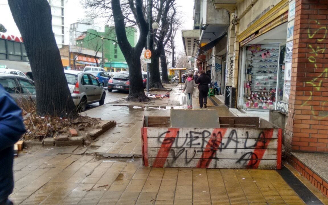 Hartazgo vecinal por obras inconclusas que dificultan la circulación