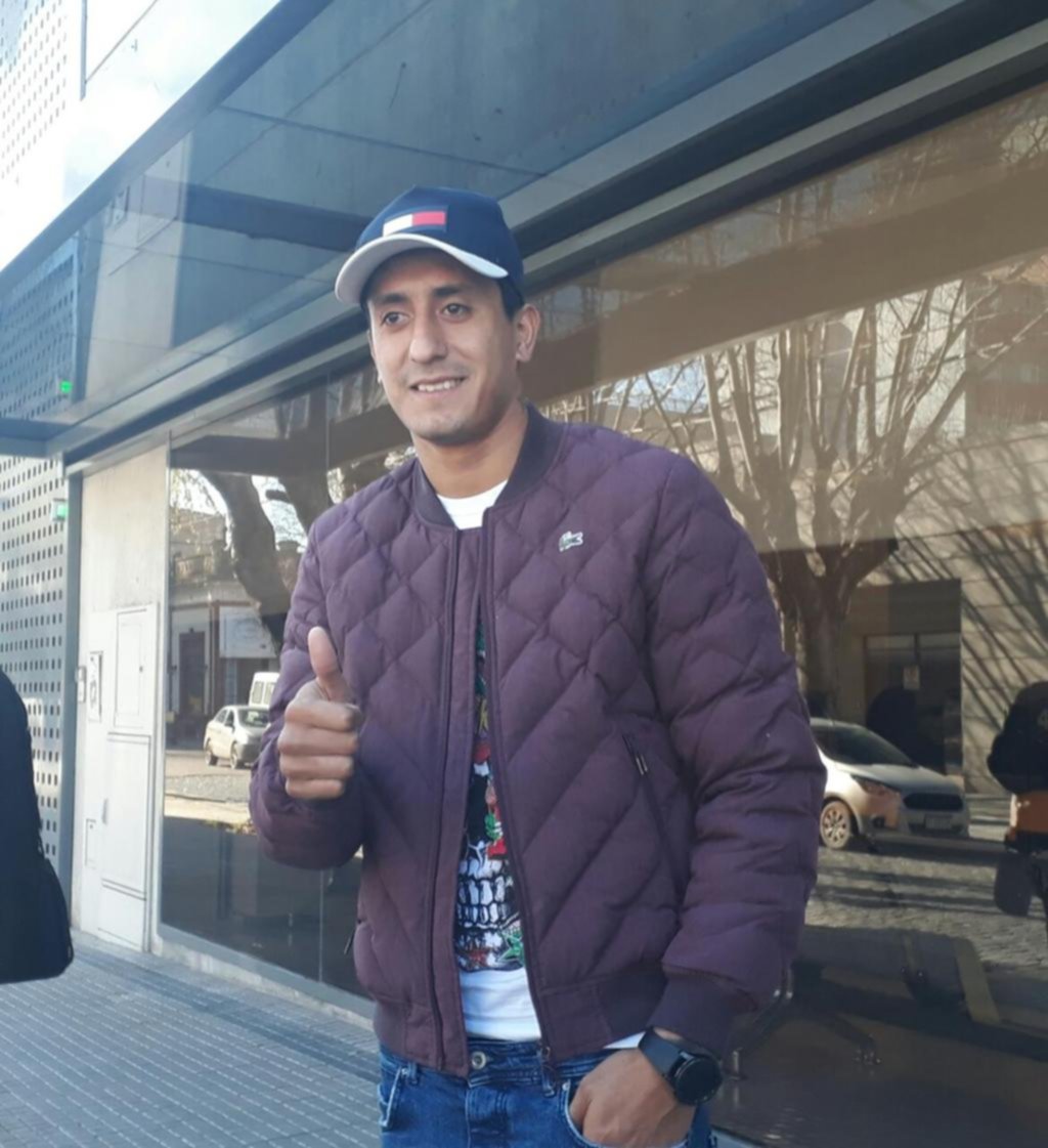 Apuran las firmas para que Rosales y Guevgeozián sean presentados hoy en Estancia