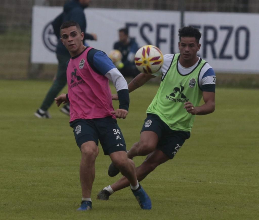 ¿Tendrá límite la paciencia del DT de Gimnasia en la espera de los refuerzos?