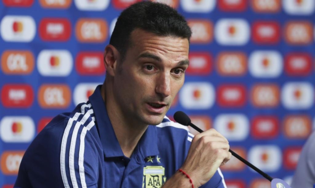 “Agüero juega, va a ser titular, esta vez ni Messi tiene el puesto asegurado en el equipo”