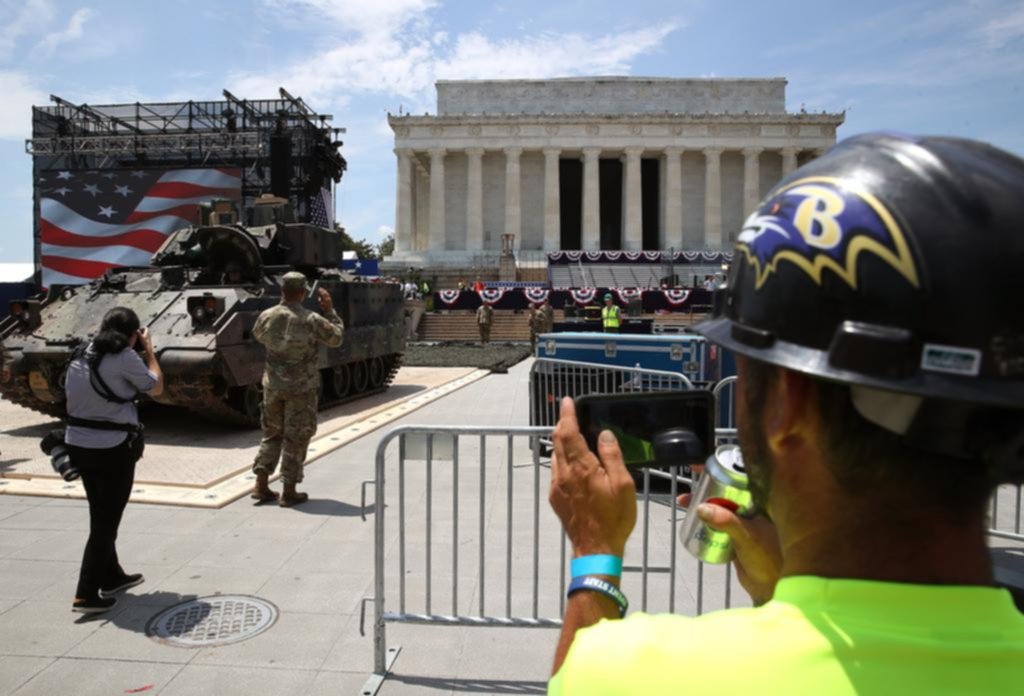 Trump celebrará el Día de la Independencia con un inusual desfile militar en Washington