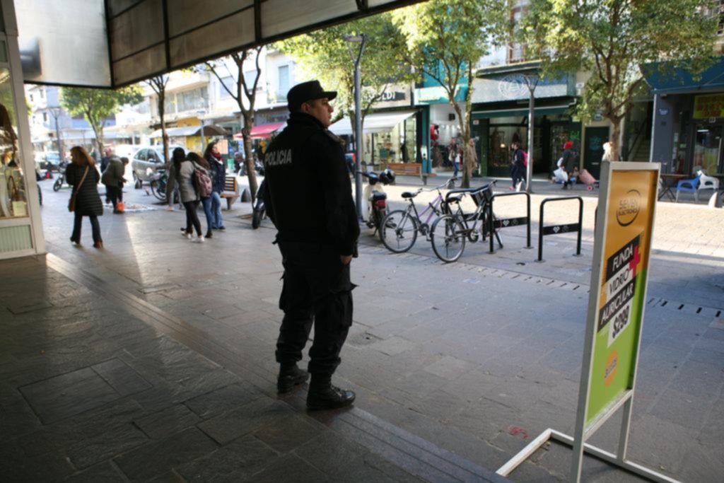 “A la noche esto es tierra de nadie”, advierten en los comercios del centro platense