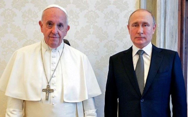 Francisco recibió a Putin, que le agradeció su "discurso sustancioso e interesante"