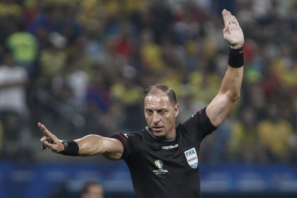 La ligó Pitana: el árbitro de la final será el chileno Tobar