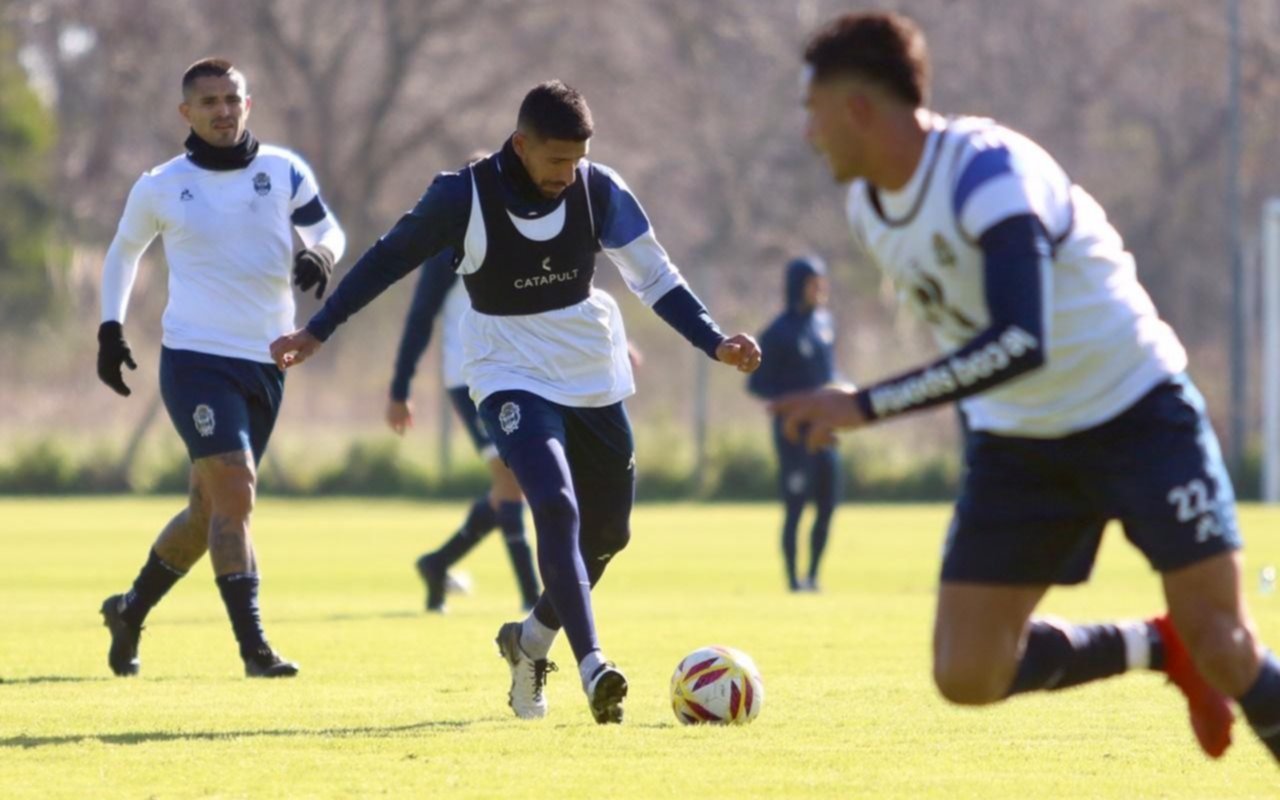 Amistoso en Abasto: Gimnasia venció 2 a 0 a Fénix de Uruguay 