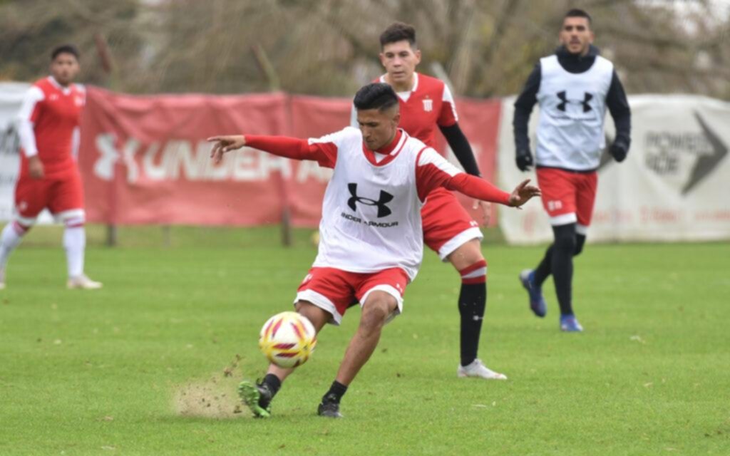 Estudiantes se prueba frente a Fénix y los González podrían sumar sus primeros minutos