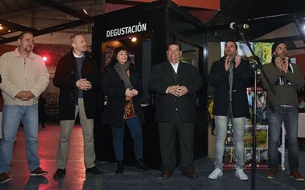 Se realiza la XVI Fiesta del Vino de la Costa de Berisso