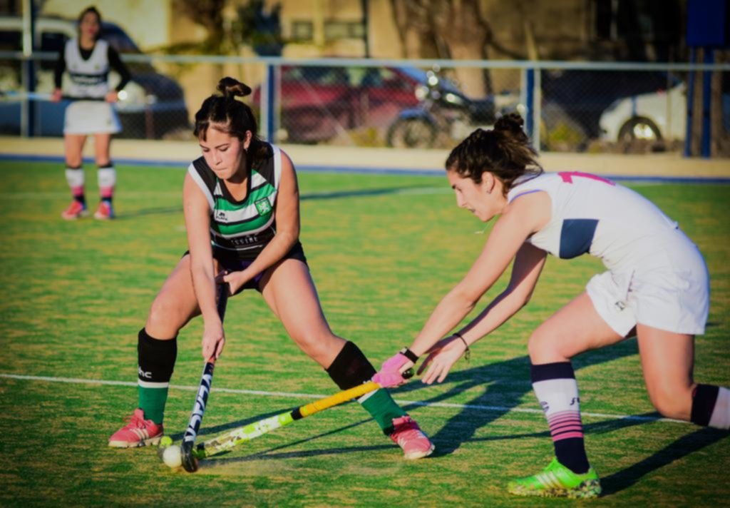 El duelo platense de hockey fue para Santa Bárbara “F”