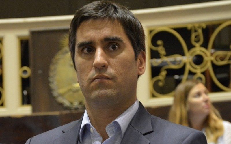 Con un pedido de renovación de licencia, Mosca ratificará que no vuelve a la Legislatura