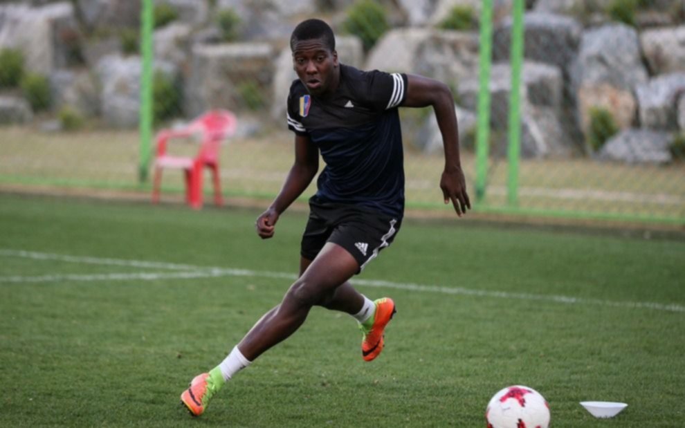 Gimnasia confirmó que cerró el pase de Hurtado: ¿cómo se logró llegar a un acuerdo?