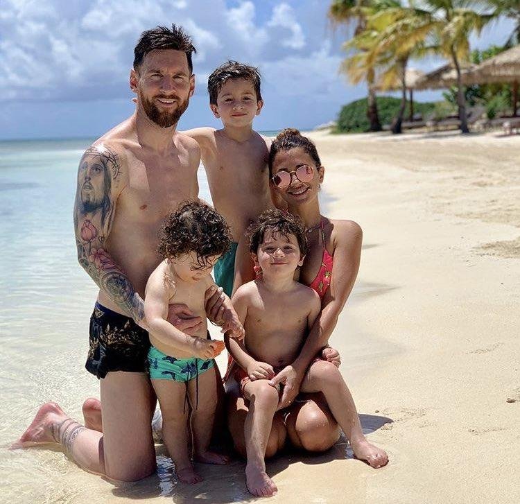 Mientras crece el rumor de una sanción, Messi disfruta de su familia