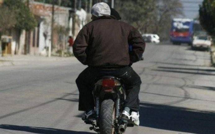 Promulgan la ley que busca combatir a los "motochorros" en municipios bonaerenses