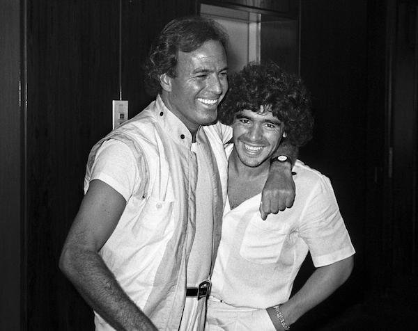 Cabeza a cabeza: Julio Iglesias o Maradona, ¿quién tiene más hijos?