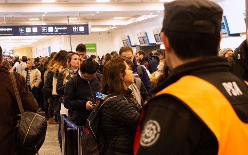 Vuelos desviados, cancelados y demorados en Ezeiza, Aeroparque y El Palomar por la niebla