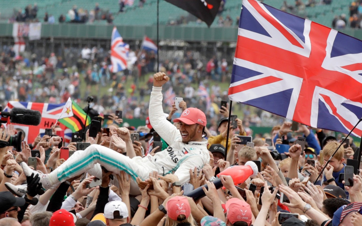 Hamilton fue profeta en su tierra y se quedó con el GP británico en la Fórmula 1