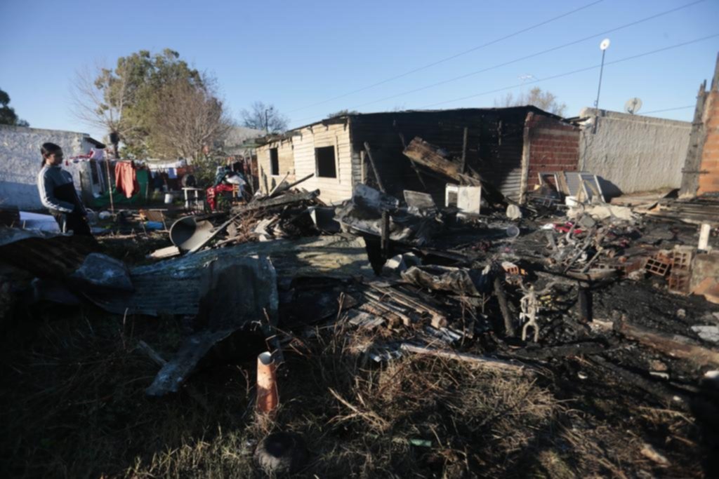 Cuatro familias en la calle y una mujer electrocutada por incendios en la Región
