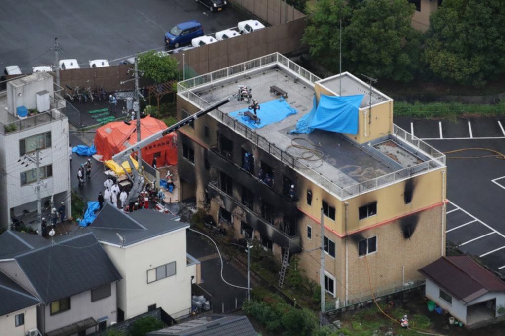 En Japón, un incendio intencional en un estudio de animación dejó 33 muertos