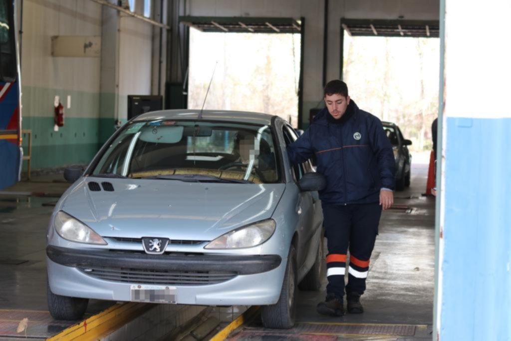 Otro sacudón al bolsillo: ya sale 26% más hacer la verificación técnica vehicular