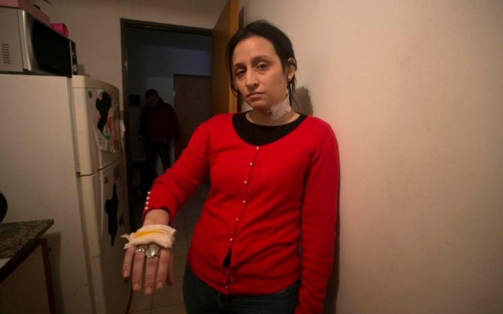 El ex la apuñaló y la amenaza, pero sonó la tobillera y le pidieron que se alejara ella