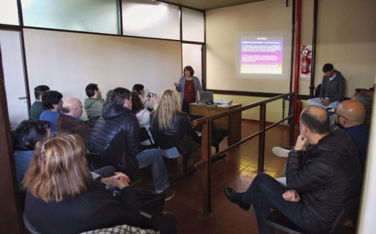 La comuna brinda un curso para odontólogos