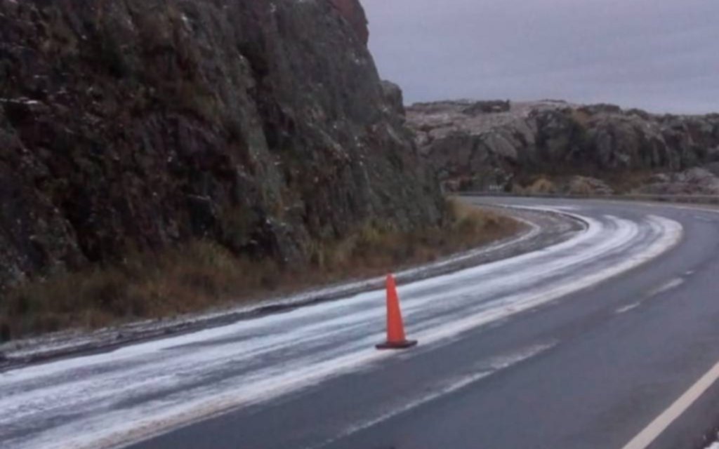 El camino de las Altas Cumbres está cerrado por las heladas