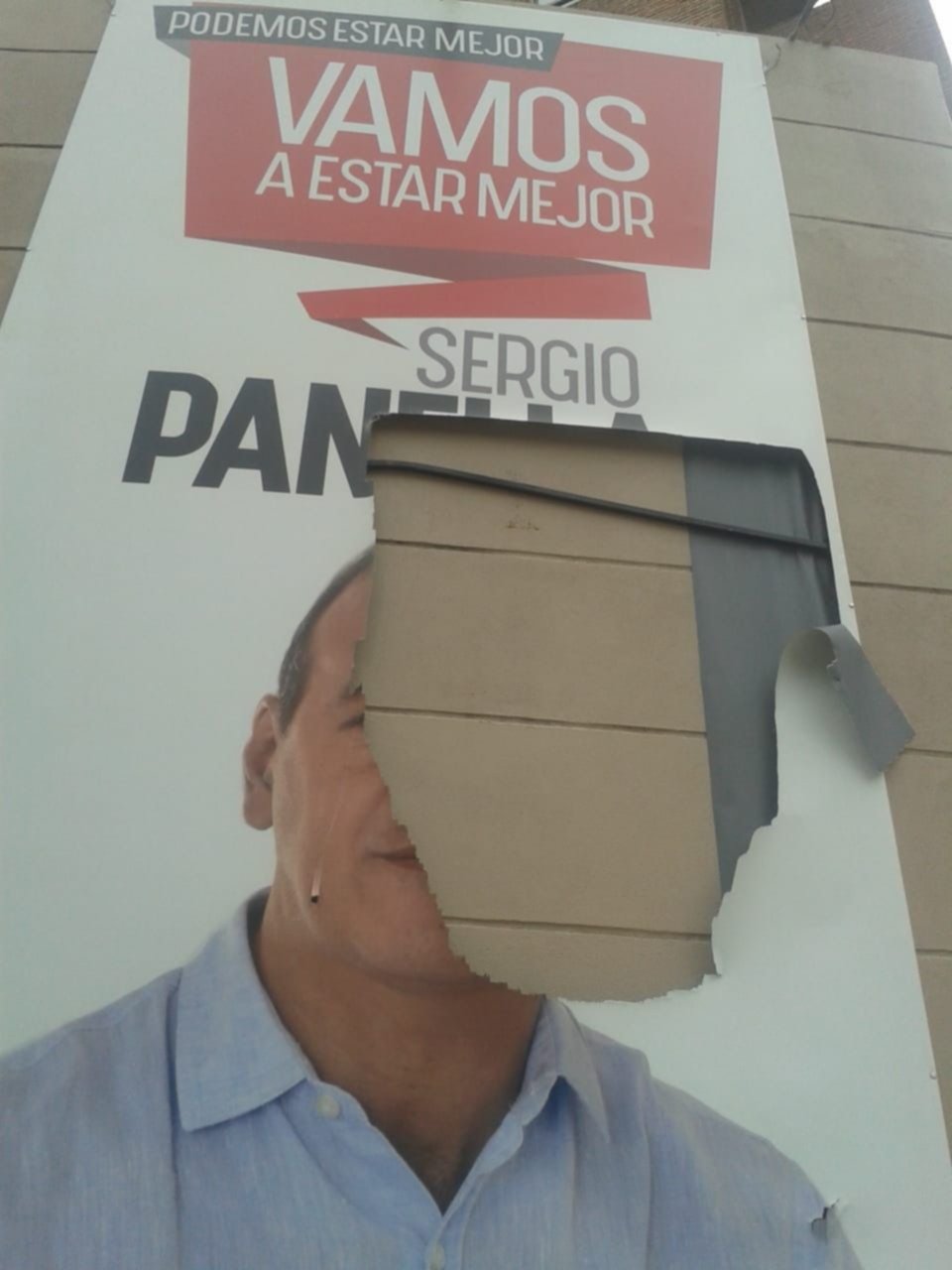 Denuncian ataque en un local de campaña de Panella