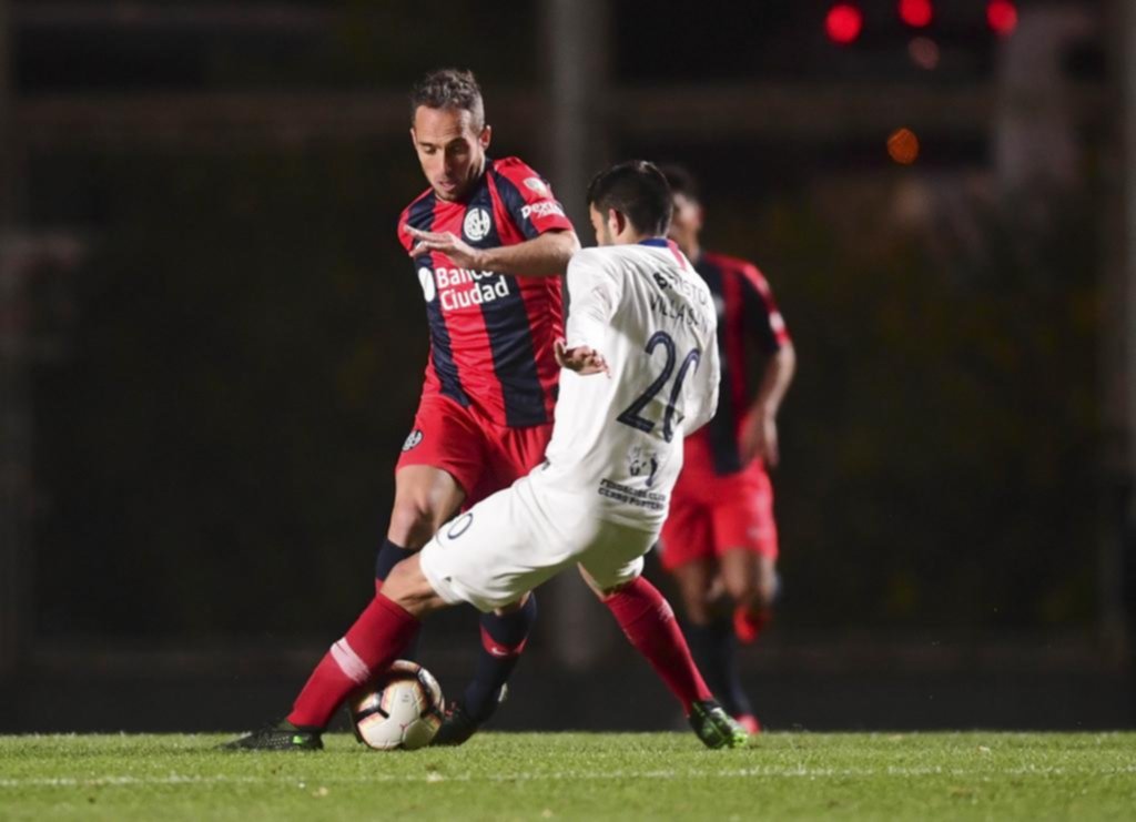 San Lorenzo y Cerro Porteño no pasaron del cero tras un intenso partido jugado en el Bajo Flores