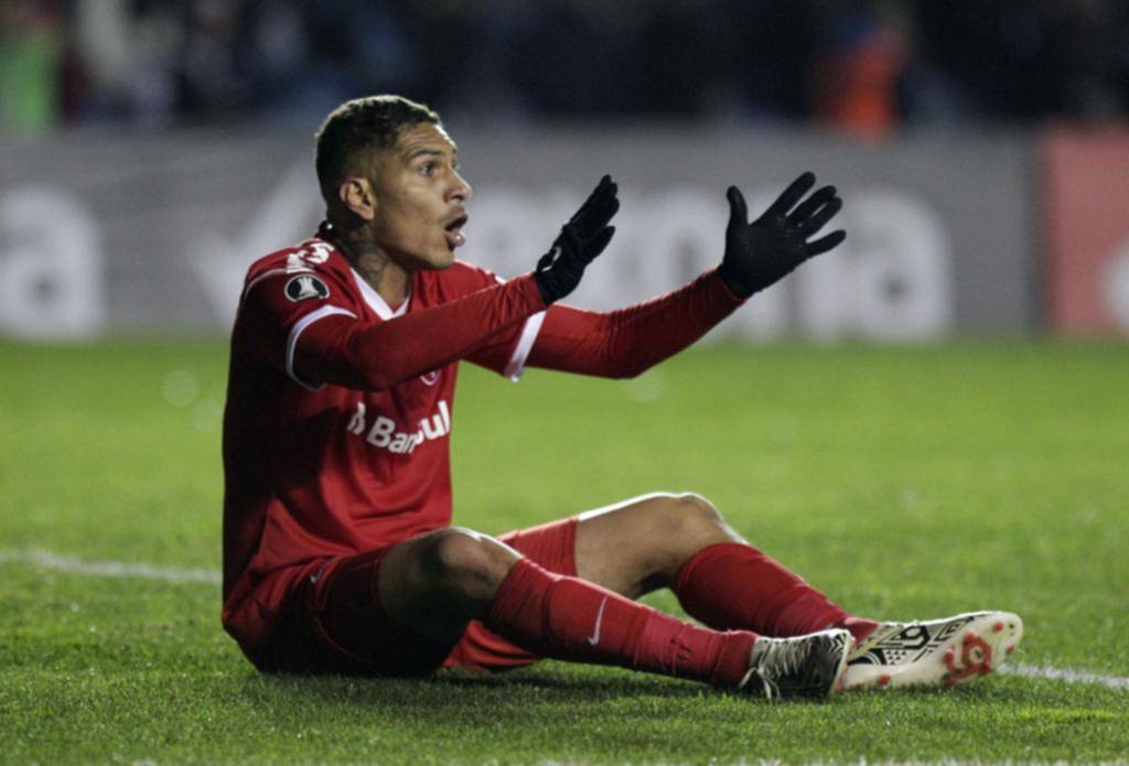 Paolo Guerrero se llevó el Bolso de Montevideo