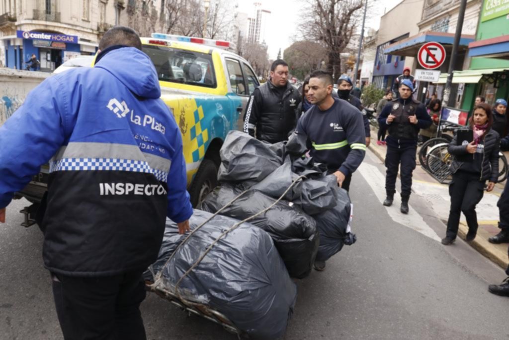 Otro “round” con detenciones, protestas y tensión en la pelea comunal contra la venta ilegal